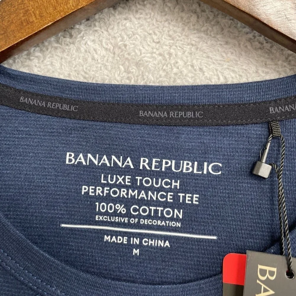 NEW Banana Republic Men's M Luxe Touch Performance Tee 100% Cotton Navy Blue